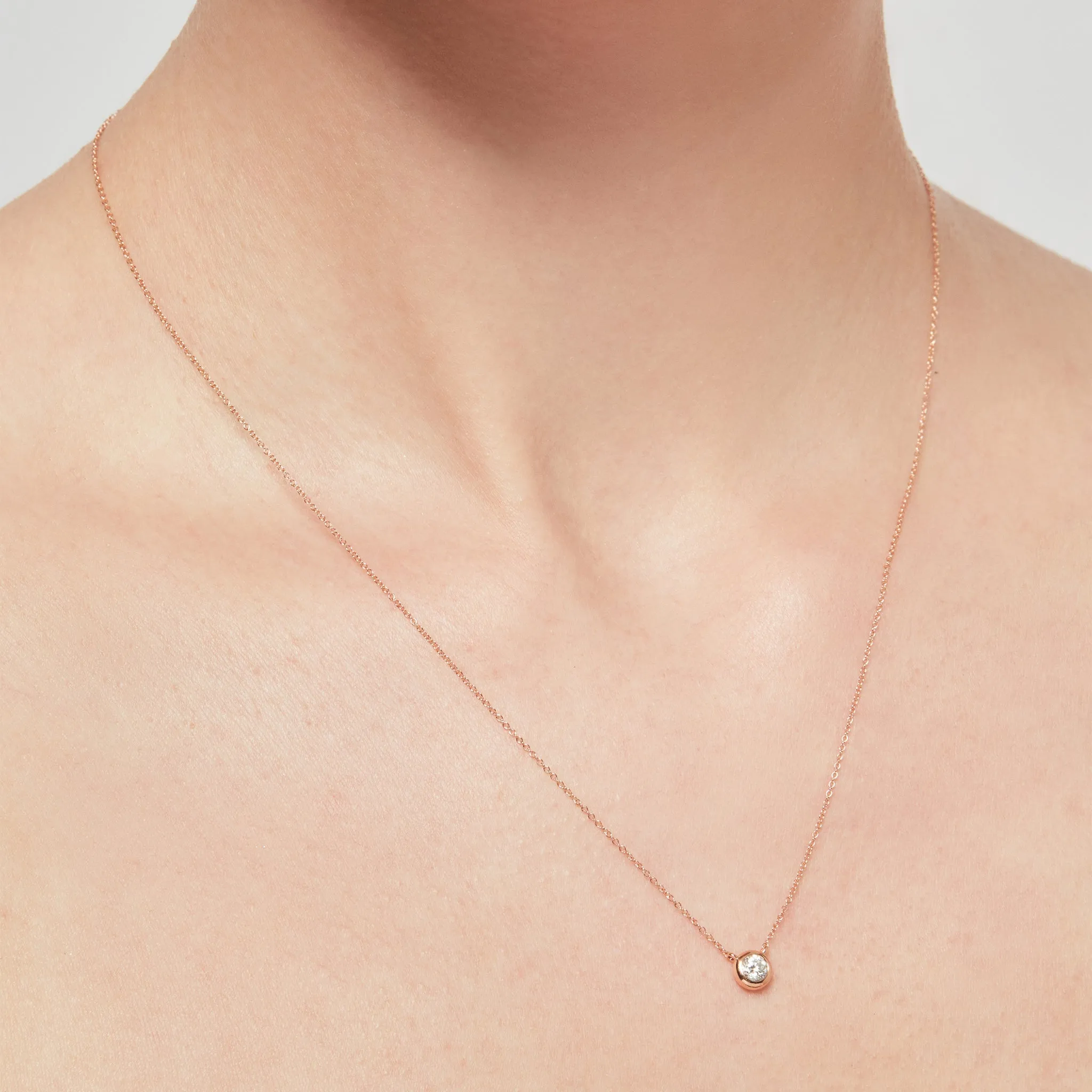 Bezel necklace 0.2ct