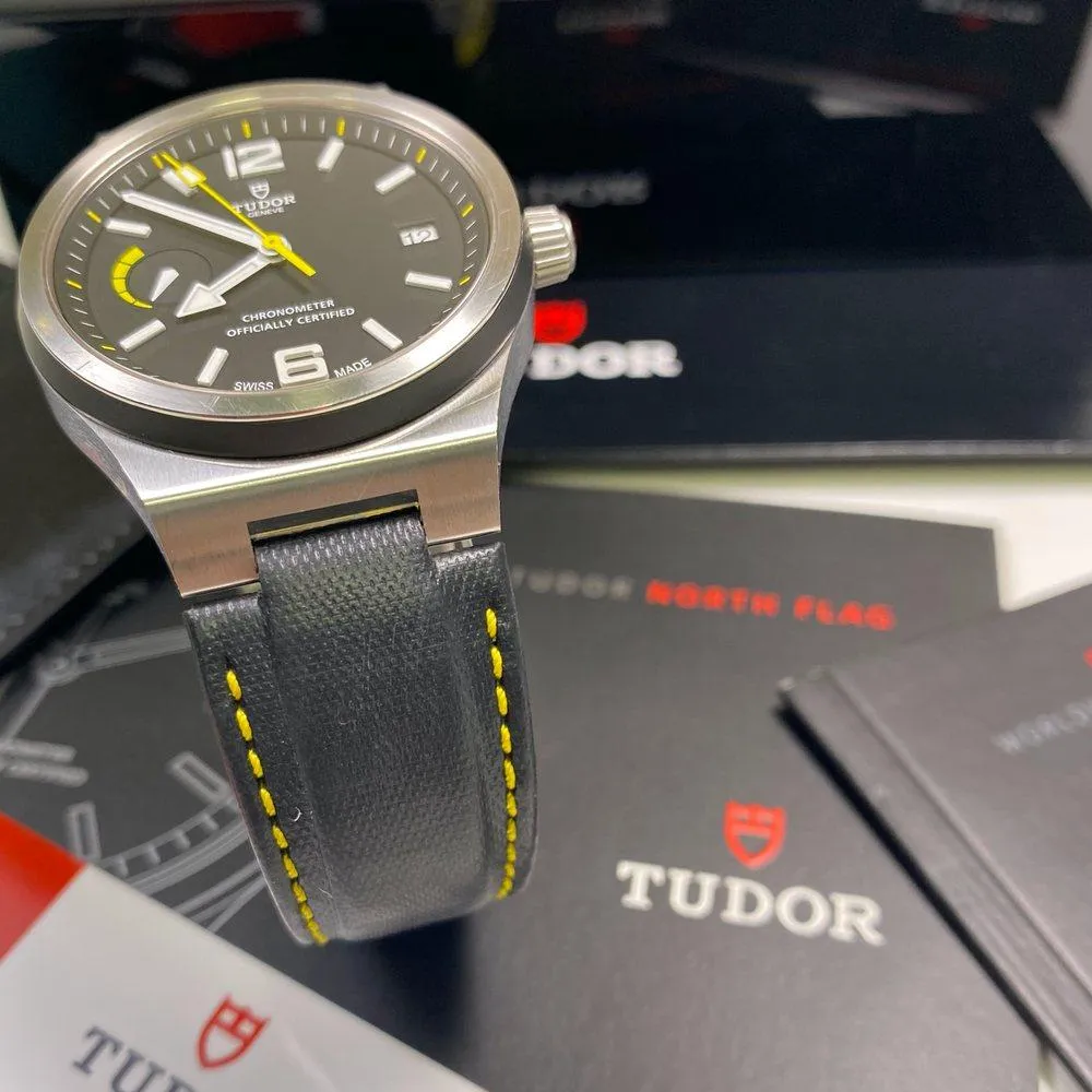 Tudor North Flag M91210N-0002