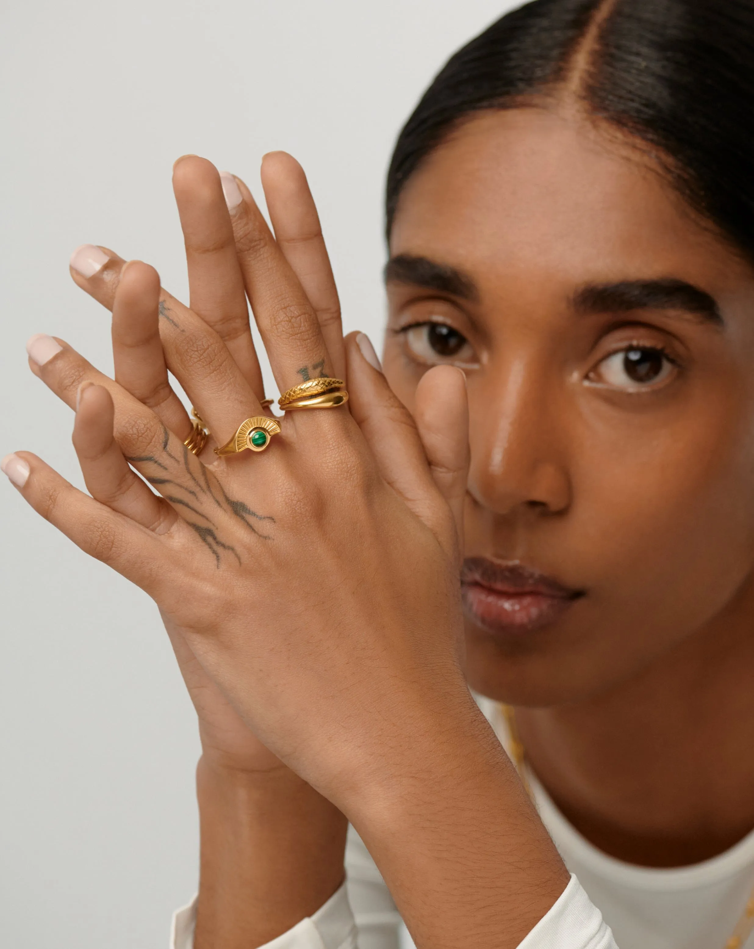 Zenyu Ridge Fan Gemstone Ring